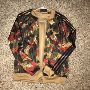 PW Adidas Camo crewneck 💚